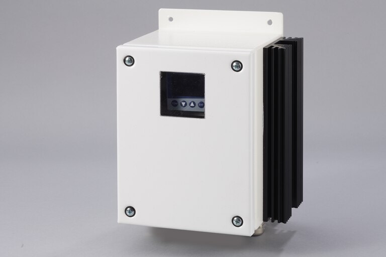 Oblique view of Temperature Controller 70304G